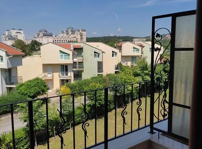 Апартамент Prestige Private Apartment-studio 46